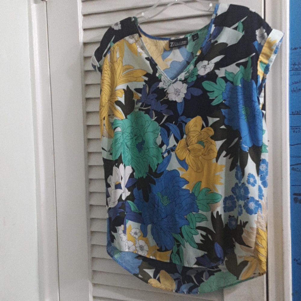 🦄 5/$25 NY & Co cap sleeves Top